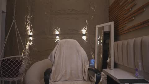 logan_varela online show from March 15, 2:01 pm