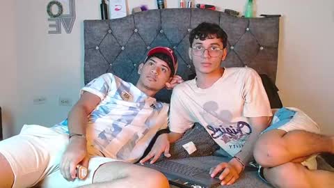 Snapshot of logan_willyams_ chatting on September 19, 12:23 am logan_willyams_ online show from September 19, 12:23 am