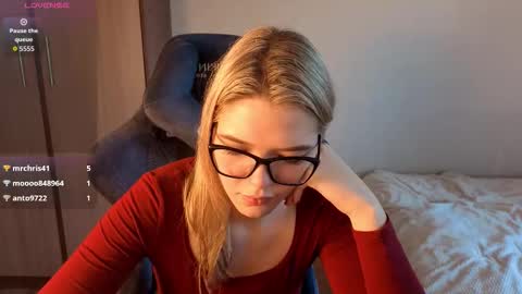 Snapshot of logandrive chatting on September 12, 12:05 pm Logan and Katana online show from September 12, 12:05 pm