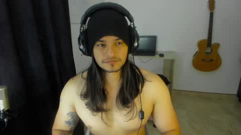 Snapshot of loganhot22 chatting on December 30, 8:43 am Logan online show from December 30, 8:43 am