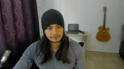 Snapshot of loganhot22 chatting on January 2, 1:19 pm Logan online show from January 2, 1:19 pm