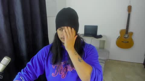 Snapshot of loganhot22 chatting on January 11, 2:52 am Logan online show from January 11, 2:52 am