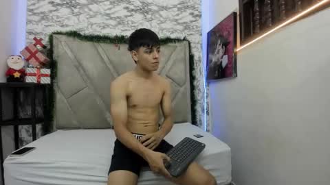 Snapshot of loganjhonson chatting on November 14, 2:54 am loganjhonson online show from November 14, 2:54 am