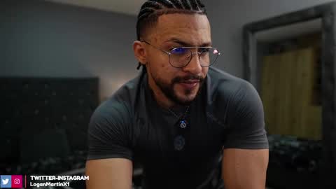 Snapshot of loganmartinx chatting on October 24, 9:33 pm loganmartinx online show from October 24, 9:33 pm