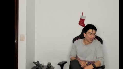 Snapshot of logannick chatting on December 5, 8:11 am Logan online show from December 5, 8:11 am