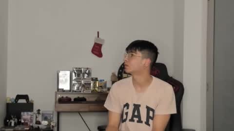 Snapshot of logannick chatting on February 17, 7:47 am Logan online show from February 17, 7:47 am