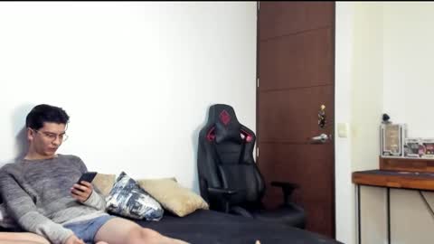 Snapshot of logannick chatting on October 22, 7:52 am Logan online show from October 22, 7:52 am