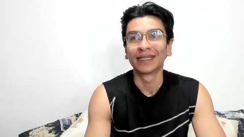 Snapshot of logannick chatting on November 28, 9:01 am Logan online show from November 28, 9:01 am