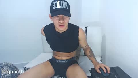 logannthh online show from December 18, 1:12 pm