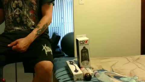 Snapshot of loganreaves69 chatting on December 26, 8:00 pm Logan Reaves online show from December 26, 8:00 pm