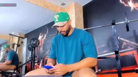 Snapshot of logansimmons chatting on November 15, 3:26 am U can call me Logan online show from November 15, 3:26 am