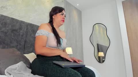 Lola Sweet online show from September 24, 10:29 am