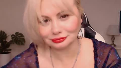 Lola  online show from October 24, 7:27 am