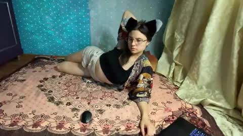 lola_aspis online show from October 24, 8:00 am