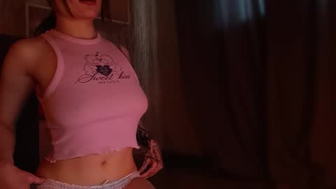 lola online show from March 30, 7:09 am