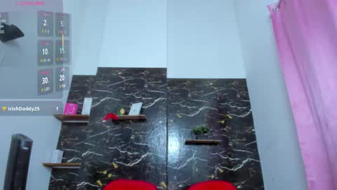 Snapshot of lola_bunny68 chatting on November 6, 10:21 pm LOLA online show from November 6, 10:21 pm