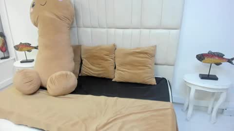 Lola  online show from October 12, 7:24 pm