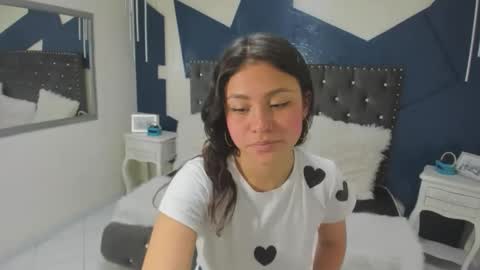 Lola  online show from November 14, 8:29 pm