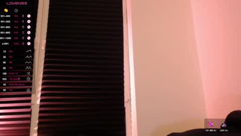 Snapshot of lola_dinky chatting on November 1, 8:00 pm Lola online show from November 1, 8:00 pm