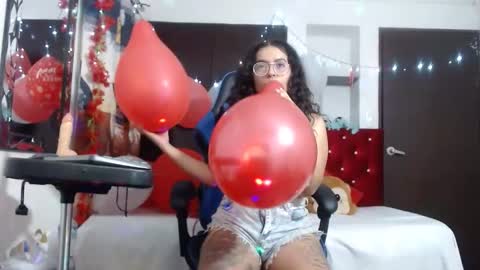 lola_fiery online show from December 8, 1:24 am