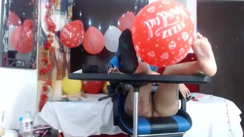 lola_fiery online show from December 10, 11:51 pm