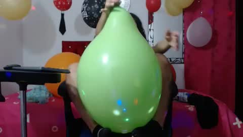 lola_fiery online show from December 23, 11:06 pm