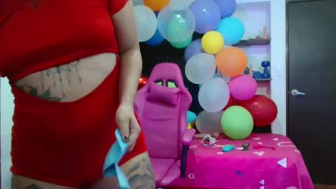 lola_fiery online show from September 16, 11:28 pm