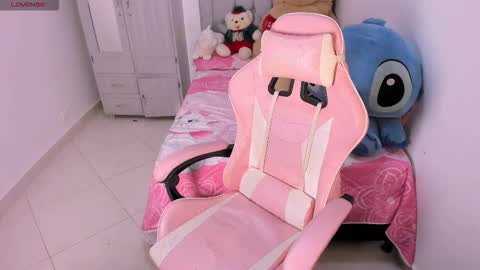 Snapshot of lola_kamila chatting on February 23, 4:21 am Lola Kamila online show from February 23, 4:21 am