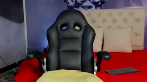 Snapshot of lola_red956680 chatting on February 15, 8:01 pm lola red online show from February 15, 8:01 pm