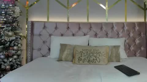 lola_saenz__ online show from December 20, 12:12 pm