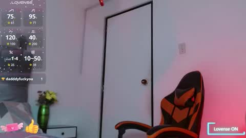 Snapshot of lola_wish chatting on September 11, 10:32 pm lola_wish online show from September 11, 10:32 pm
