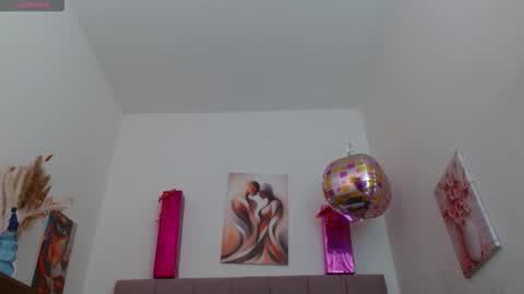 Snapshot of lola_wish chatting on October 15, 4:12 am lola_wish online show from October 15, 4:12 am