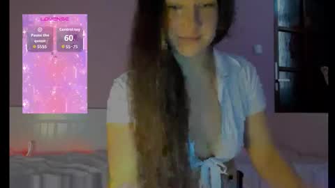 Lola online show from December 22, 11:40 am