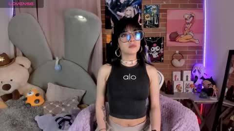 Snapshot of lolaa_bunnyy chatting on March 2, 3:45 am Lola Bunny online show from March 2, 3:45 am