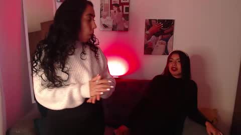 lolaandcamille online show from February 25, 1:50 pm