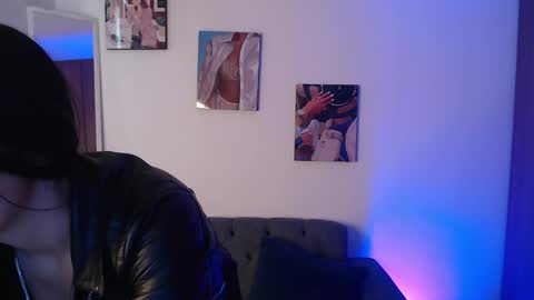 lolaandcamille online show from February 27, 1:28 pm