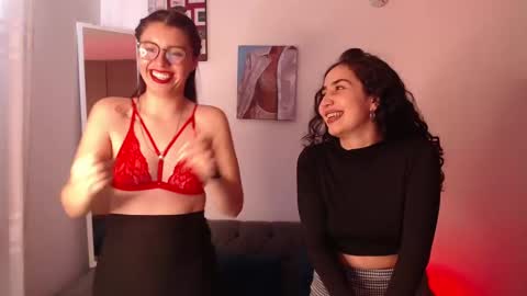 lolaandcamille online show from March 3, 1:31 pm