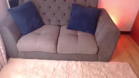 lolaandcamille online show from March 10, 4:14 pm