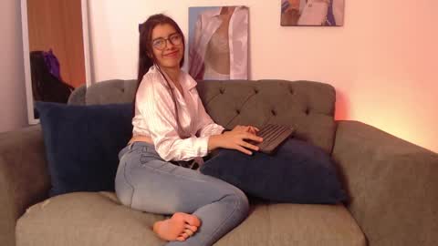 lolaandcamille online show from March 10, 7:18 pm