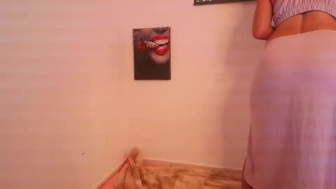 lolaandcamille online show from September 26, 5:50 pm