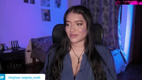 Snapshot of lolaasmith_21 chatting on December 13, 11:50 pm lolaasmith_21 online show from December 13, 11:50 pm