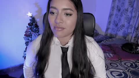 Snapshot of lolaasmith_21 chatting on January 4, 12:27 am lolaasmith_21 online show from January 4, 12:27 am