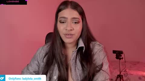 Snapshot of lolaasmith_21 chatting on February 14, 1:02 am lolaasmith_21 online show from February 14, 1:02 am