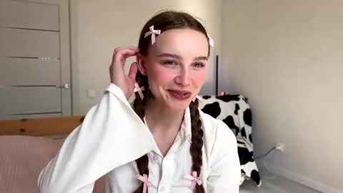 lolaatate online show from March 9, 12:31 pm