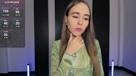 Snapshot of lolabunnyz chatting on December 16, 7:54 pm Lola3 online show from December 16, 7:54 pm