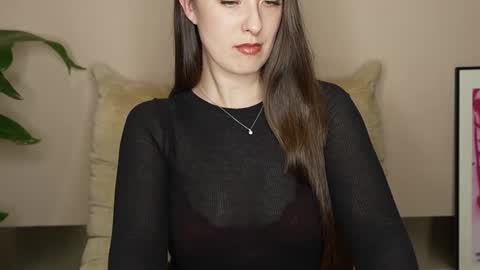 Snapshot of loladom chatting on November 11, 4:51 pm Frt Pr1ncess online show from November 11, 4:51 pm