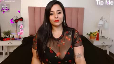 Snapshot of lolagolden1 chatting on September 26, 11:25 am lolagolden1 online show from September 26, 11:25 am