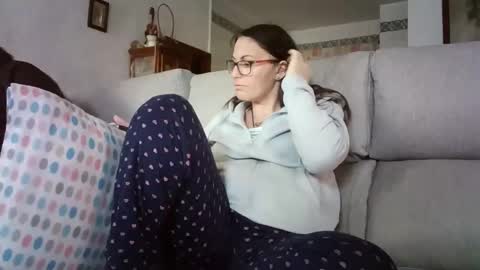 LOLA HUESO y ERIC online show from April 7, 3:01 pm