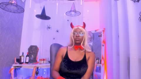 Snapshot of lolajenkiins chatting on October 30, 5:20 am lola online show from October 30, 5:20 am