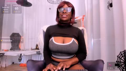 Snapshot of lolajenkiins chatting on November 7, 1:00 pm lola online show from November 7, 1:00 pm